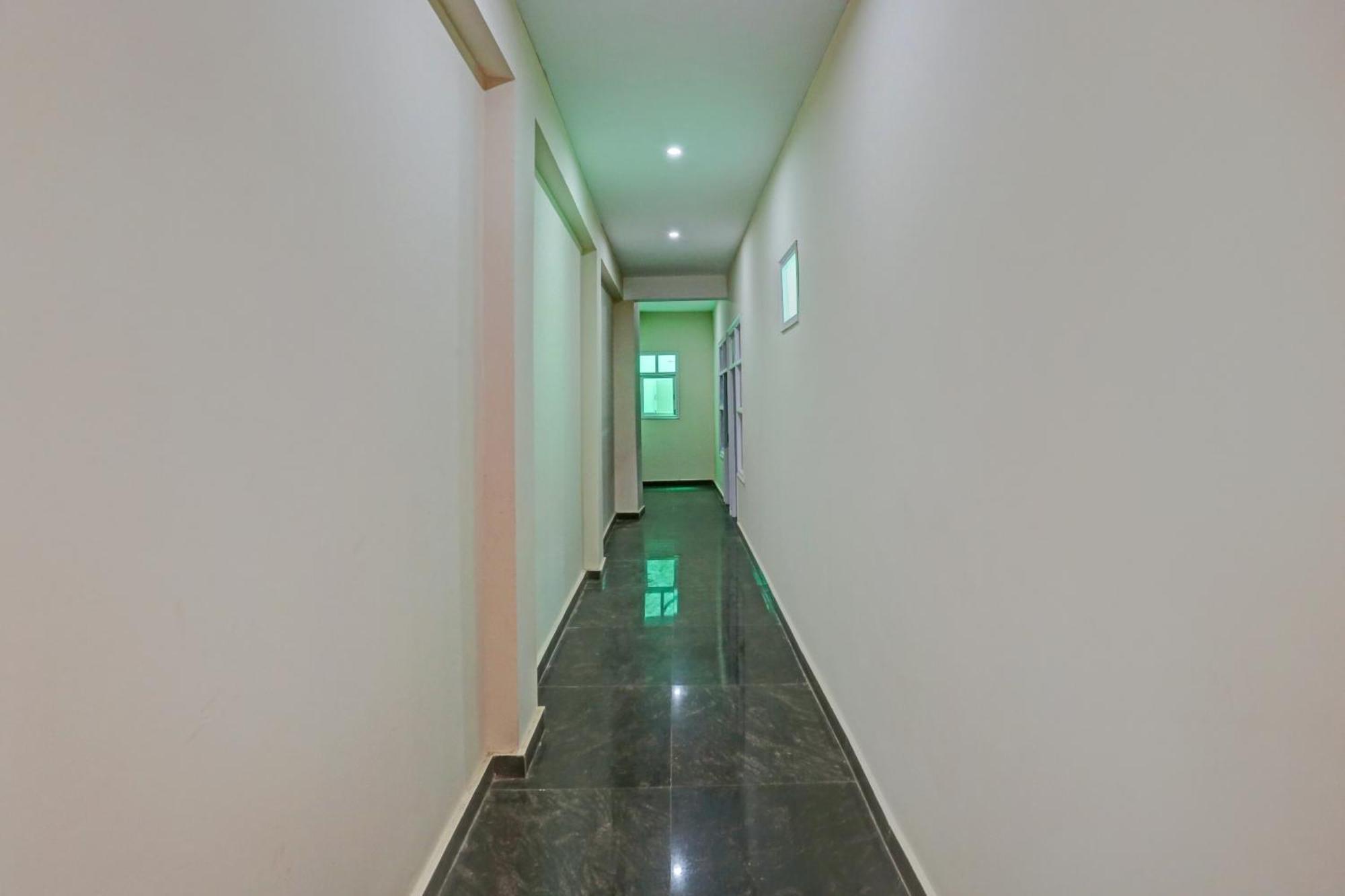 Hotel O Arya Residency Gurgaon Exterior foto